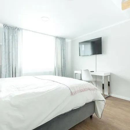 Paris - Chillinghouse # 5, 3 Min. Vom Ice, Netflix, Garten Apartment