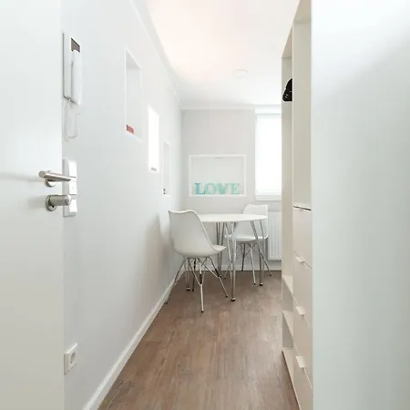 Paris - Chillinghouse # 5, 3 Min. Vom Ice, Netflix, Garten