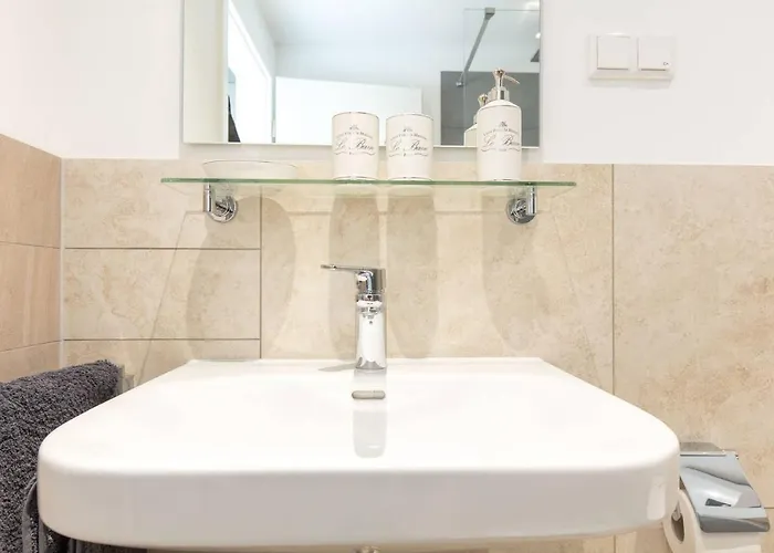 Paris - Chillinghouse # 5, 3 Min. Vom Ice, Netflix, Garten *