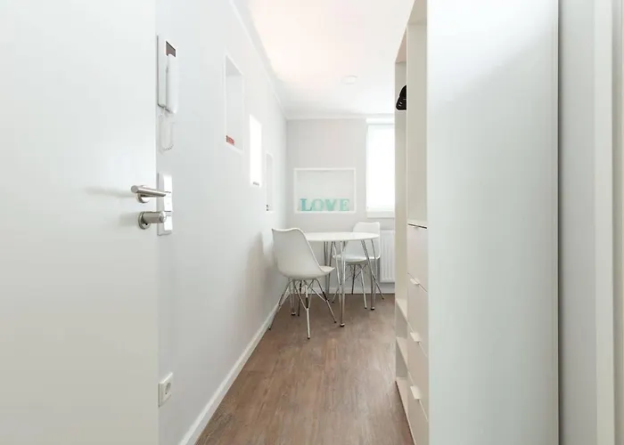 Paris · Chillinghouse # 5, 3 Min. Vom Ice, Netflix, Garten