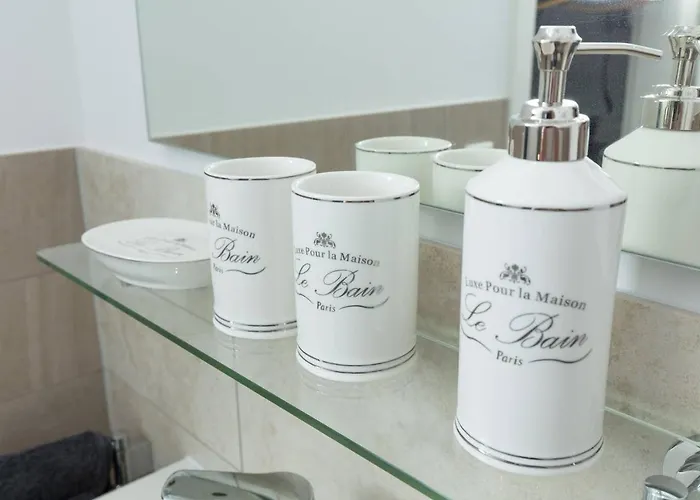 Paris - Chillinghouse # 5, 3 Min. Vom Ice, Netflix, Garten * Siegburg